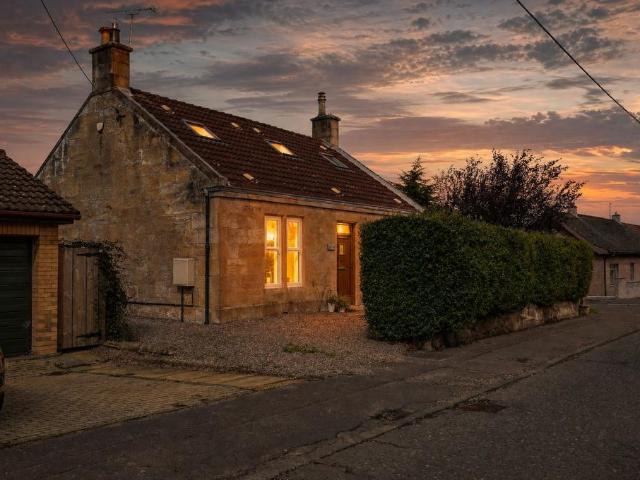 House for sale in Linlithgow Bridge, Scotland