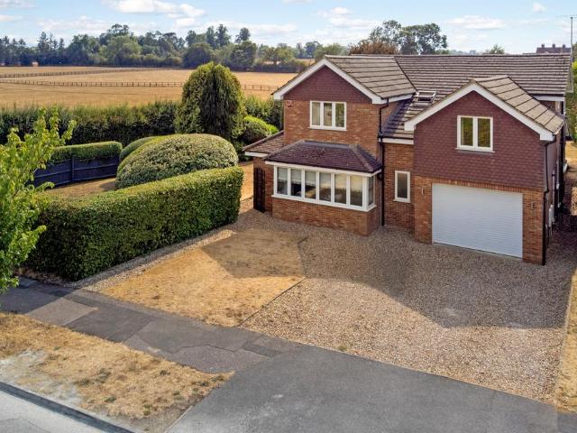 House for sale in West Common, St Albans
