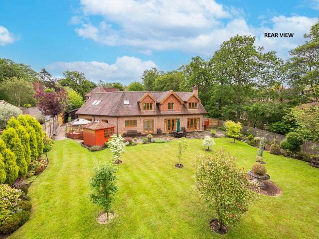 House for sale in Crowborough Warren, Cross In Hand