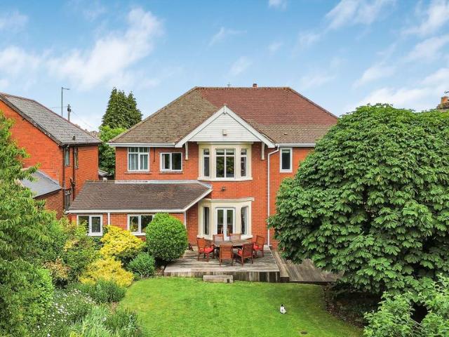 House for sale in Penhill, Swindon