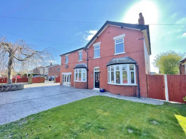 House for sale in Middleforth, South Ribble