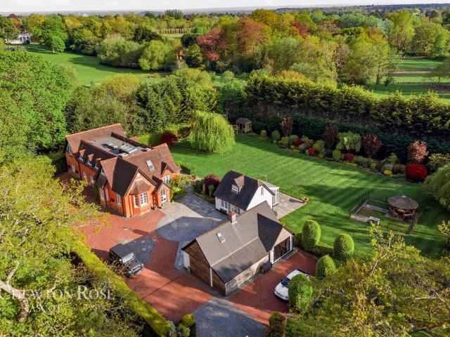 House for sale in Bishopsgate, Row Town