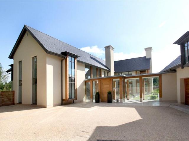 House for sale in Four Lane Ends, Prestbury
