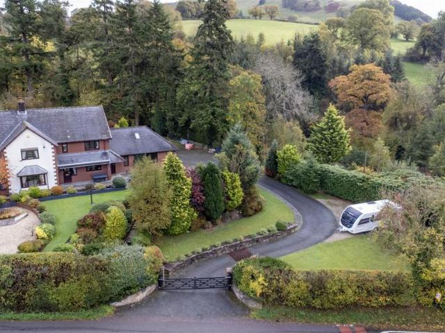 House for sale in Llanfyllin