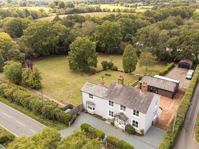 House for sale in Hillview, Surrey