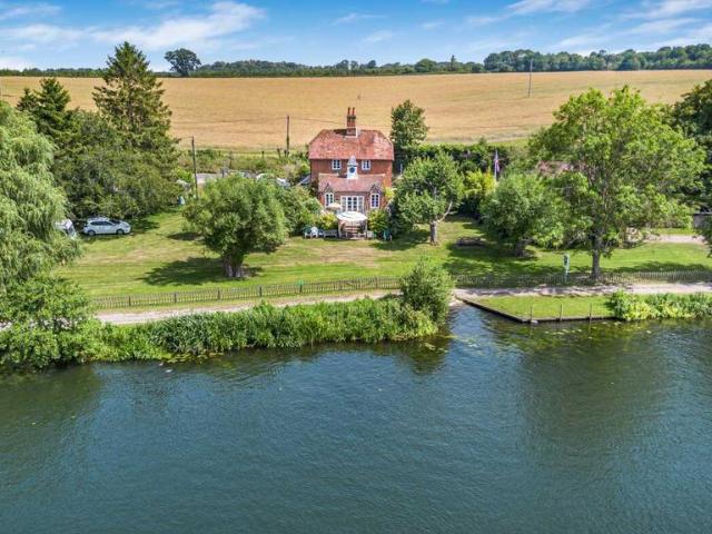 House for sale in Aston, Remenham