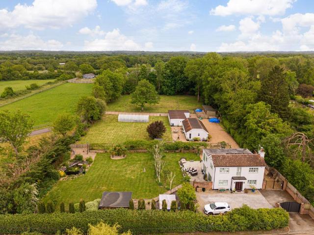 House for sale in Hillview, Surrey