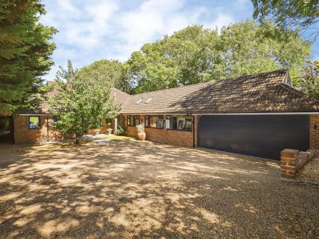 House for sale in Willingdon, Cross In Hand