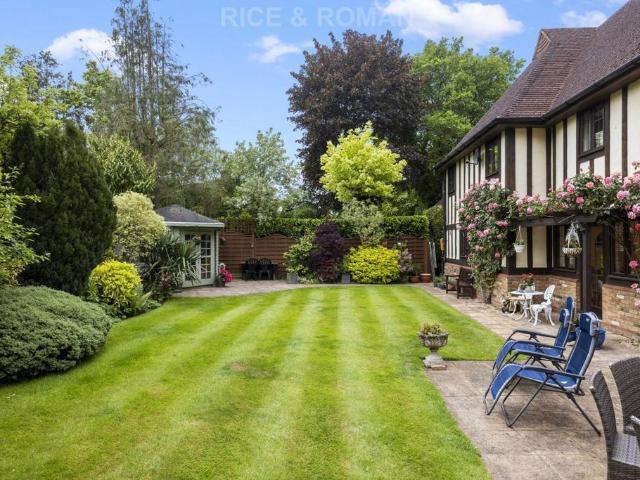 House for sale in Windlesham, Surrey Heath