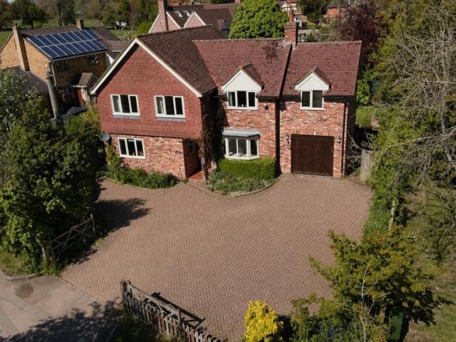 House for sale in Little Horwood, Buckinghamshire