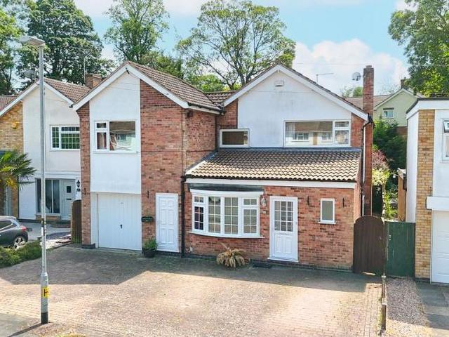 House for sale in Oadby, Leicestershire