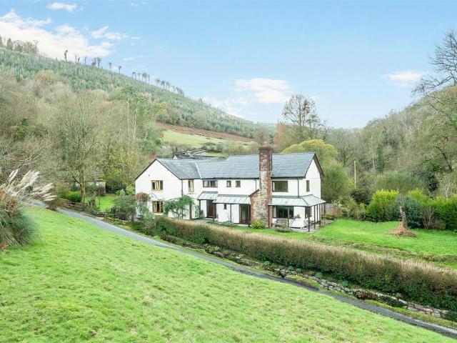 House for sale in Chapel Cleeve, Somerset