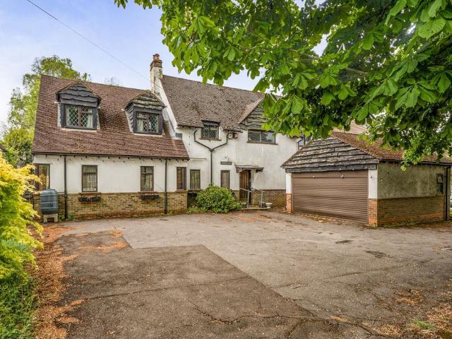 House for sale in Hillview, Surrey