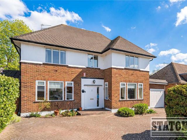 House for sale in West Finchley, Greater London