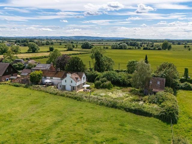 House for sale in Stone with Bishopstone and Hartwell, Buckinghamshire