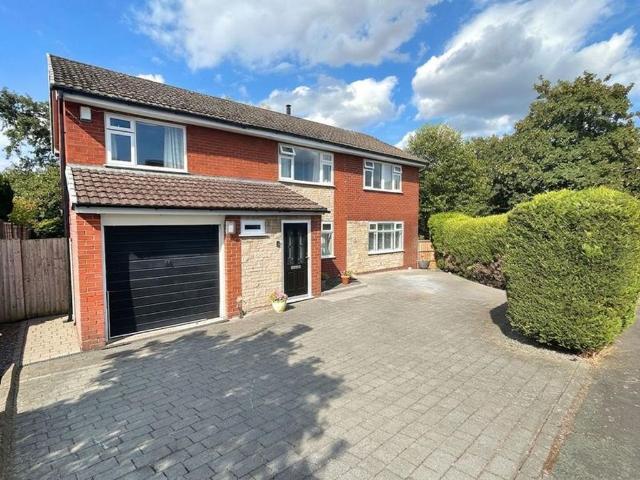 House for sale in Holmes Chapel