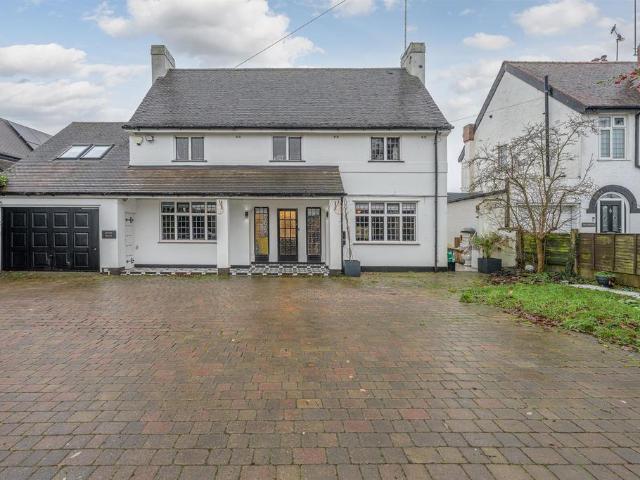 House for sale in Kingswinford, West Midlands