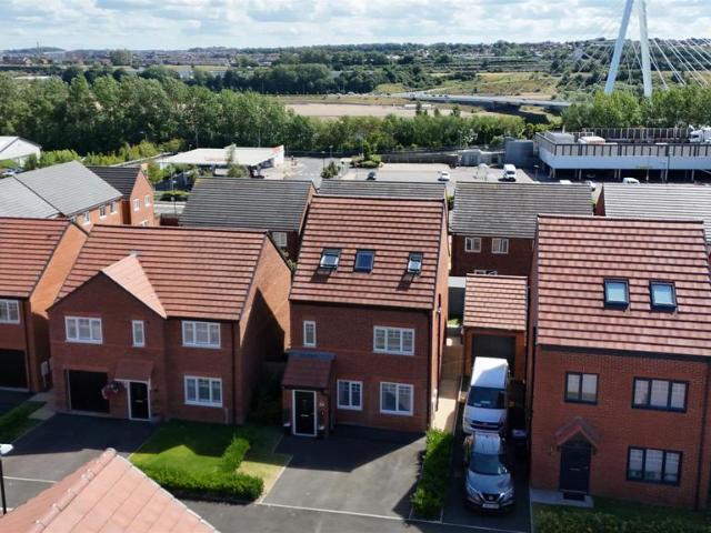House for sale in Hylton Red House Estate, Tyne And Wear