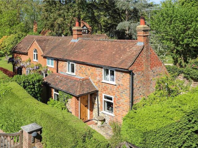 House for sale in Wrecclesham, Fole