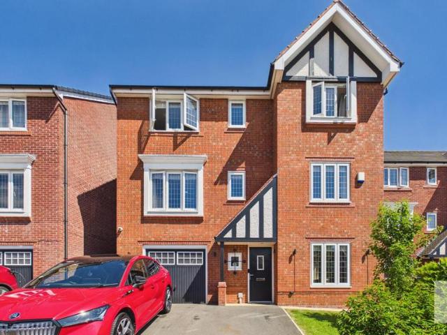 House for sale in Shuttleworth, Bury