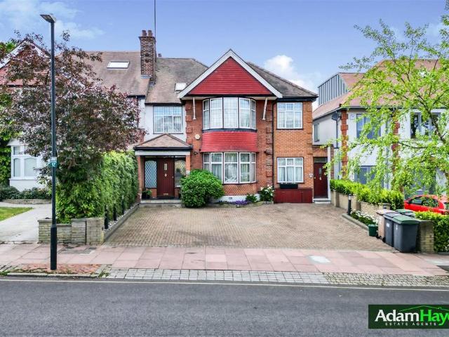 House for sale in Muswell Hill, Greater London