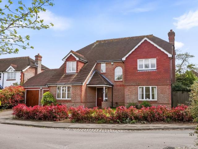House for sale in Stoneleigh, Ewell