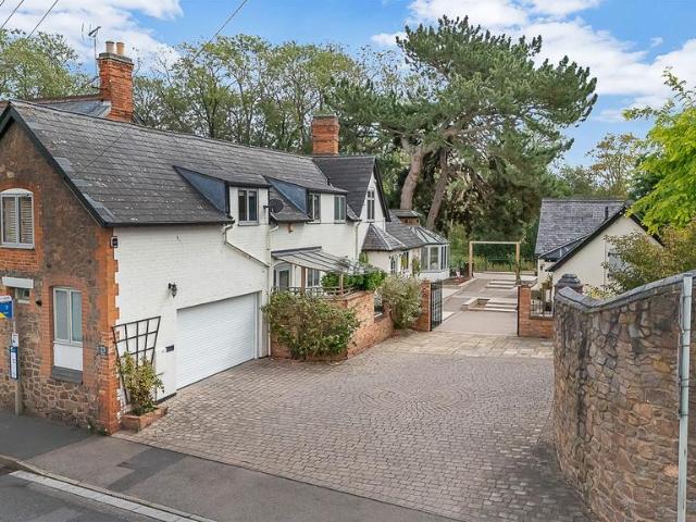 House for sale in Quorndon, Elmfield
