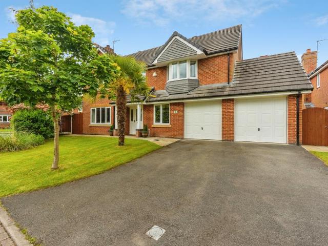 House for sale in Moss Rose, Macclesfield
