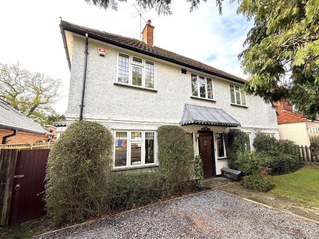 House for sale in Pinner, Greater London