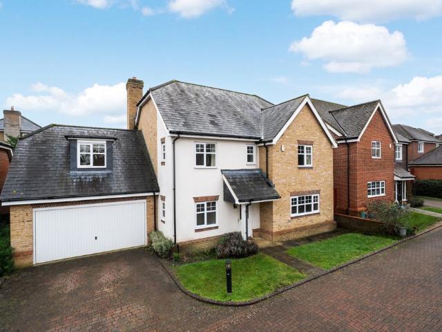 House for sale in Worplesdon, Westborough