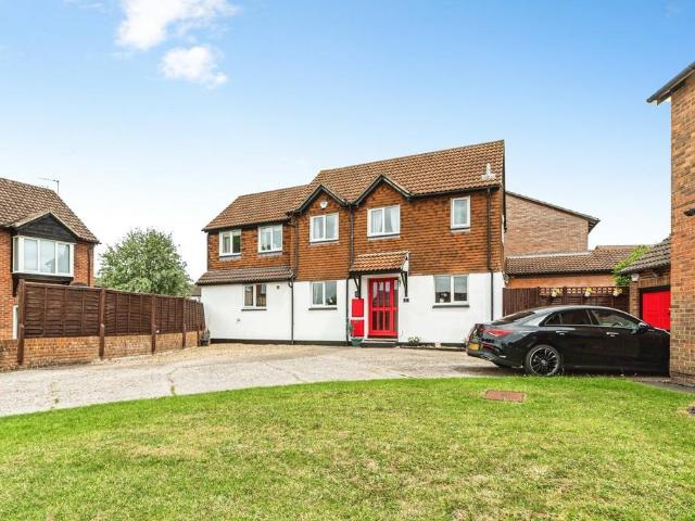 House for sale in Holybrook, West Berkshire