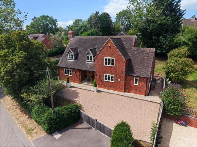 House for sale in Crookhill, Worcestershire