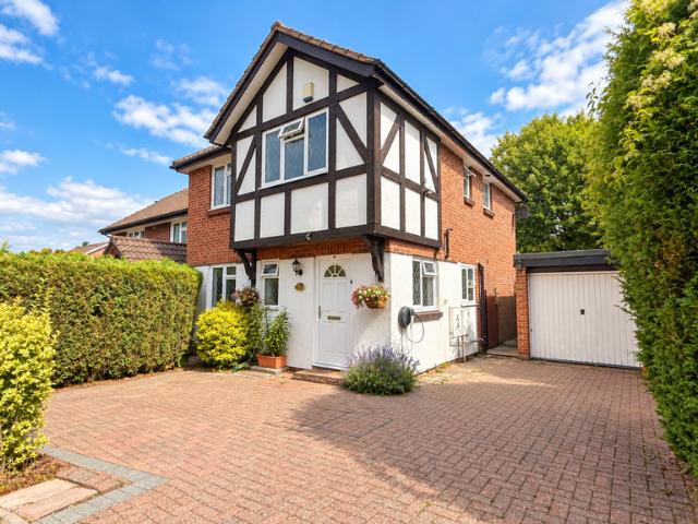 House for sale in Green Street Green, Greater London
