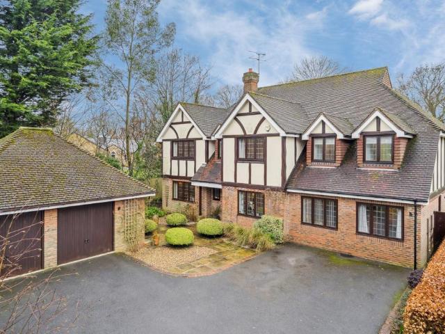 House for sale in Beaconsfield, Forty Green