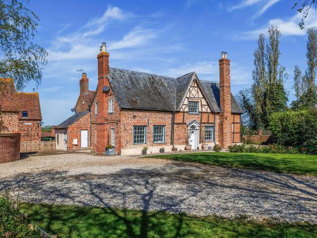 House for sale in Tredington, Pamington