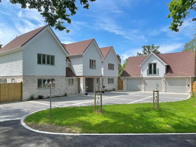 House for sale in Town Row, Cross In Hand
