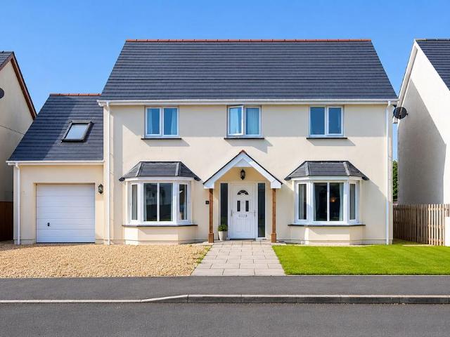 House for sale in Clunderwen, Wales