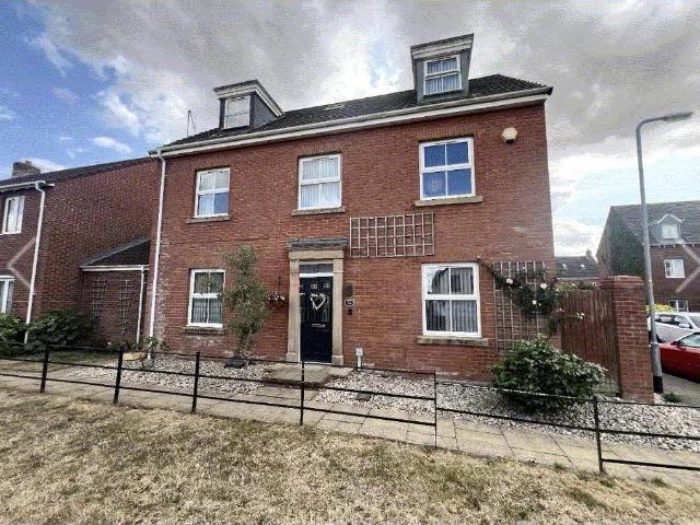 House for sale in Desborough