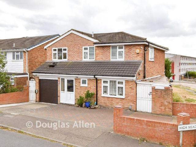 House for sale in Chigwell, Epping