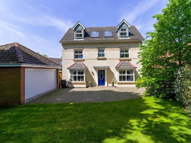 House for sale in Kingfisher Park, Colliers End