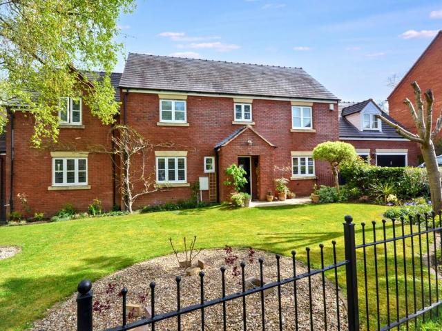House for sale in Bromsberrow Heath, Gloucestershire