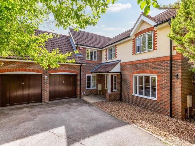 House for sale in Fenny Stratford, Milton Keynes
