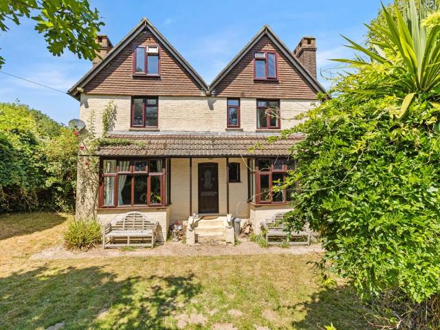 House for sale in Ewhurst, Heathlands