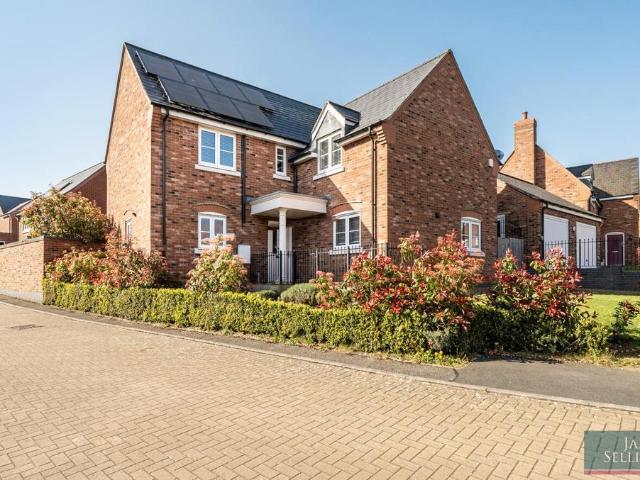 House for sale in Elmfield, Leicestershire