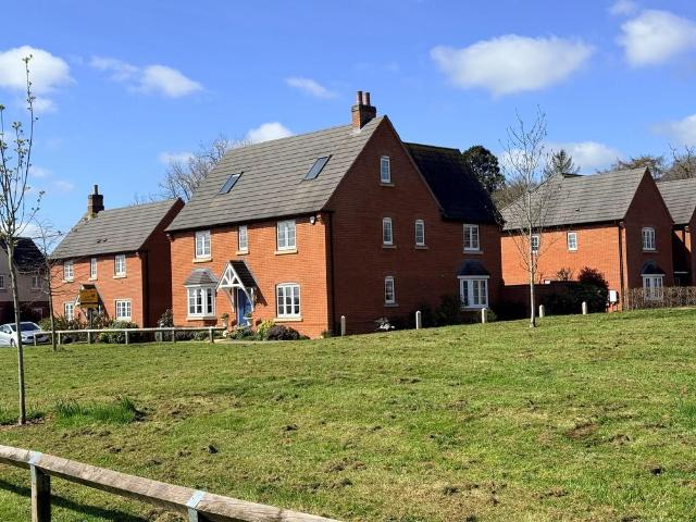House for sale in Froggatt, East Midlands