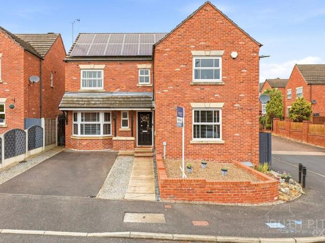 House for sale in Hemsworth, West Yorkshire