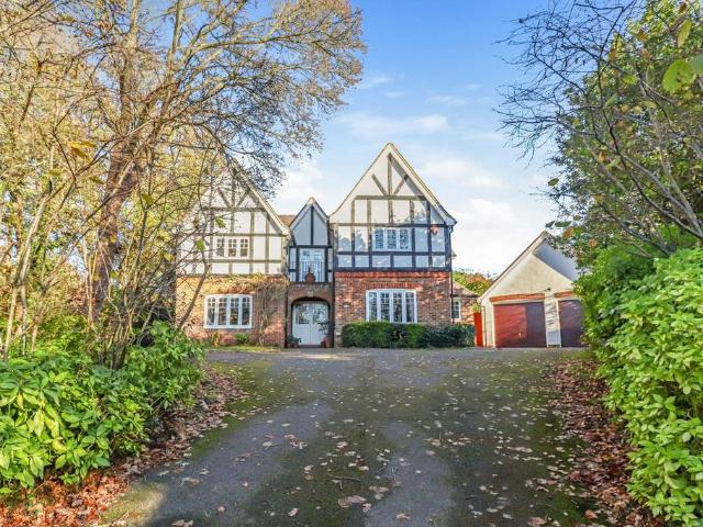 House for sale in Beaconsfield, Forty Green