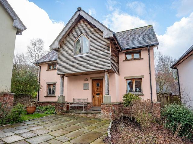 House for sale in Crickhowell