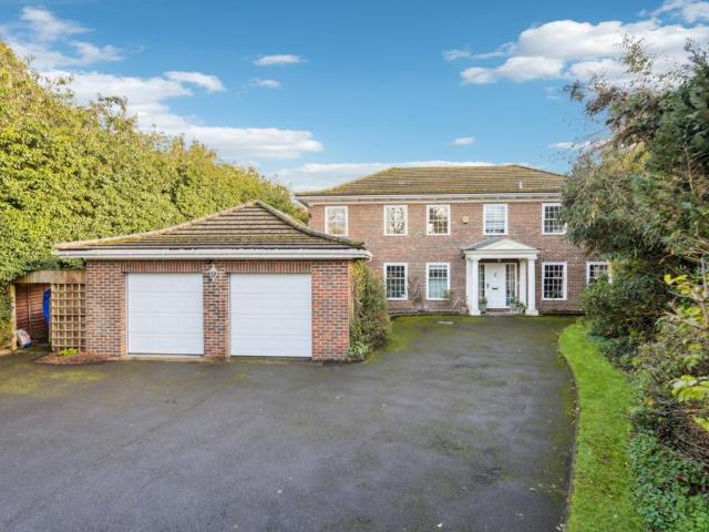 House for sale in Gerrards Cross, Tatling End