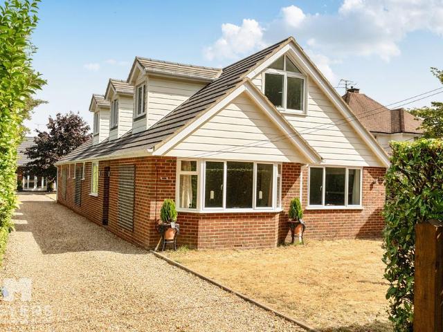 House for sale in Corfe Mullen